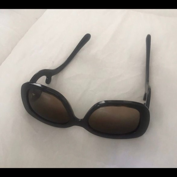 Black PRADA sunglasses - Picture 2 of 2